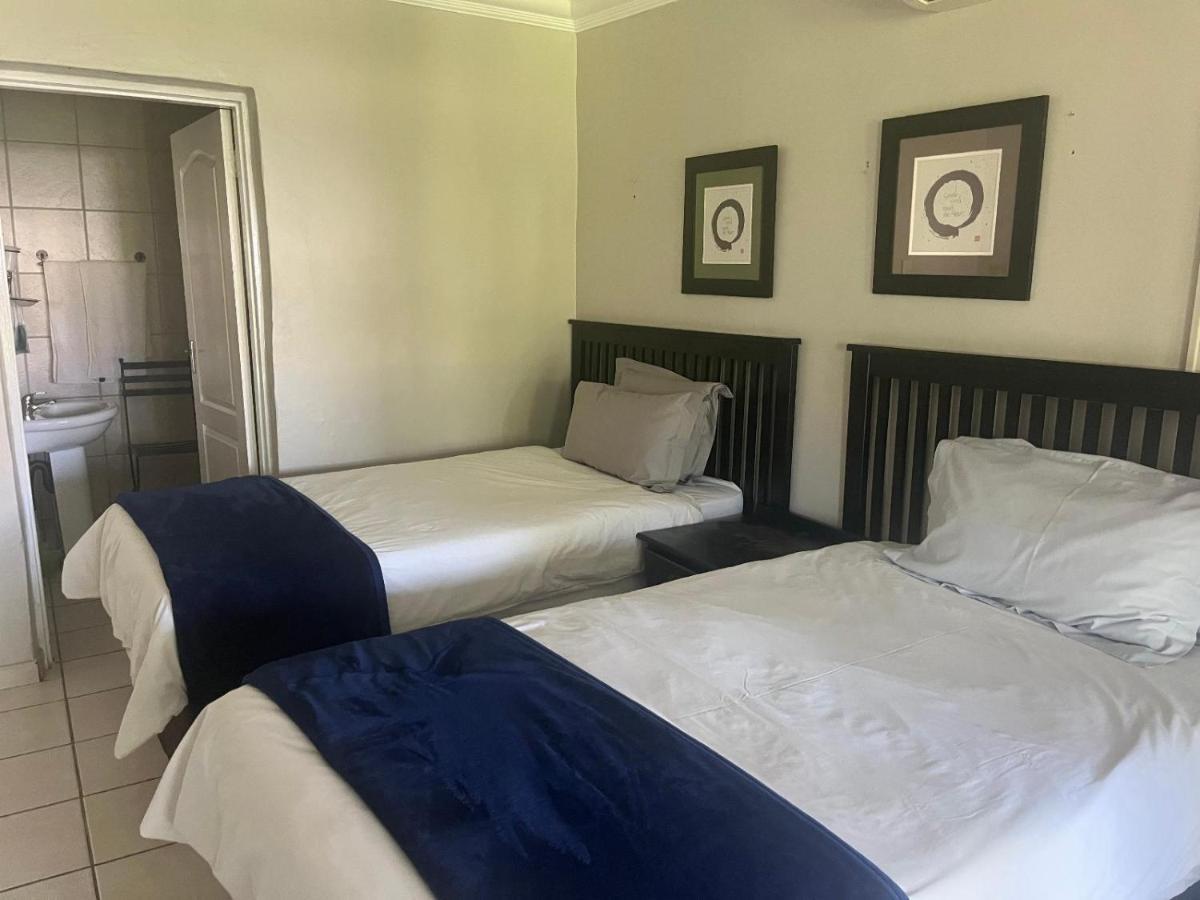 Toro Guest House Рустенбург Екстер'єр фото