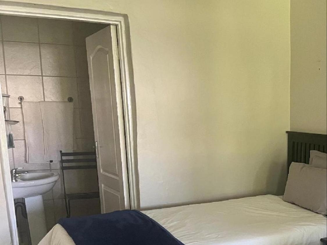 Toro Guest House Рустенбург Екстер'єр фото